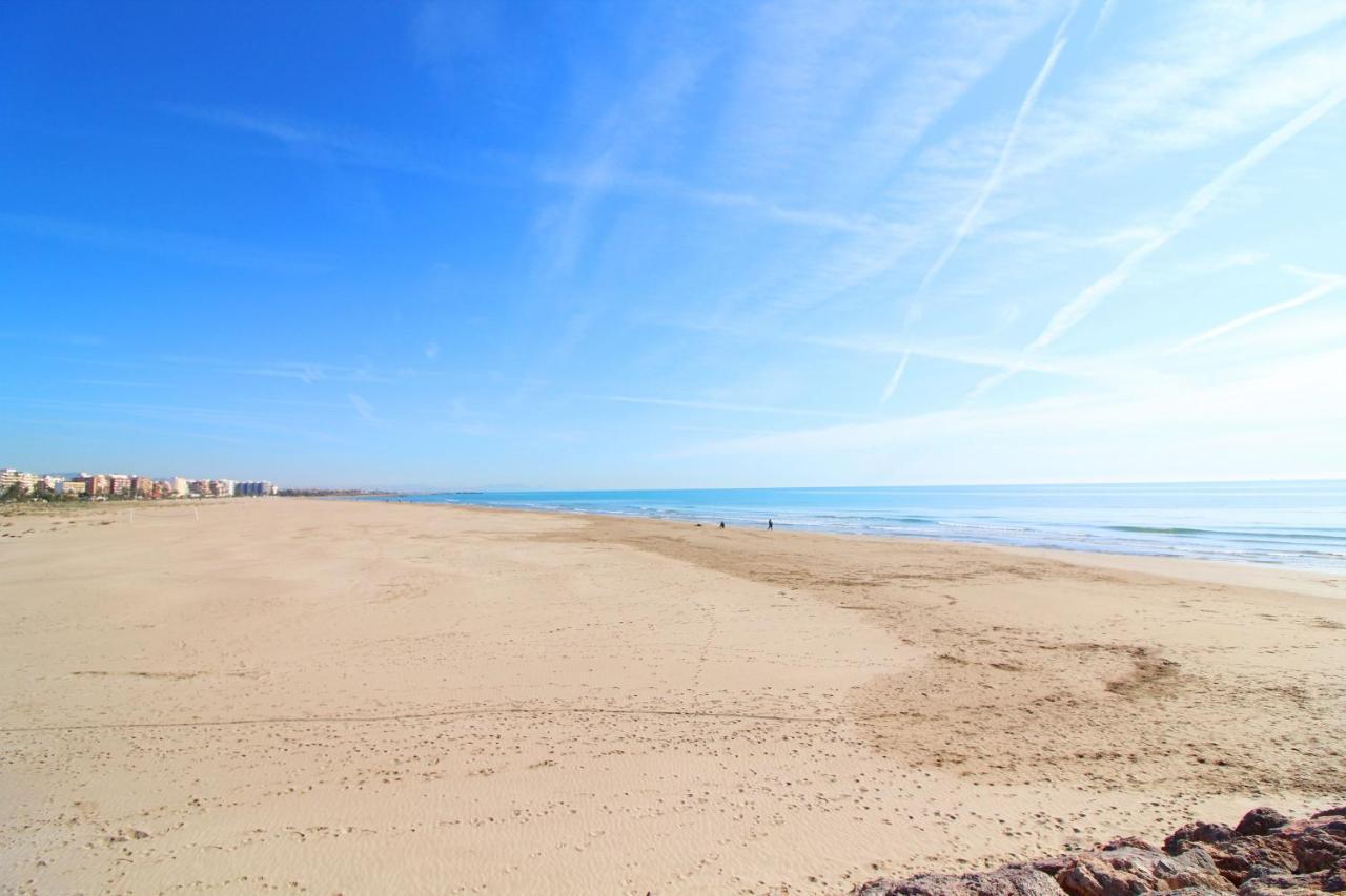 Global Properties, Estudio Para Parejas En La Playa Del Sagunto Exteriör bild