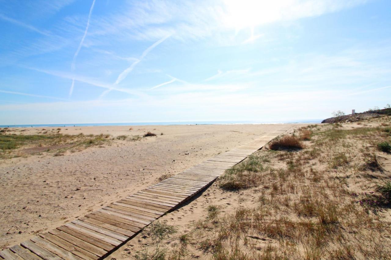 Global Properties, Estudio Para Parejas En La Playa Del Sagunto Exteriör bild